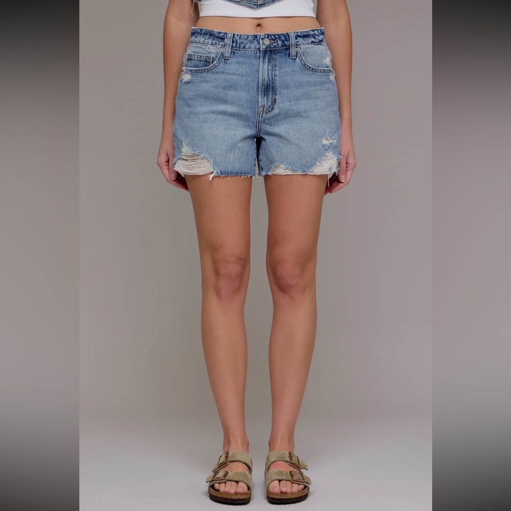 Hidden Jeans Distressed High Rise Shorts NWT Retail:$94 - Picture 2 of 7